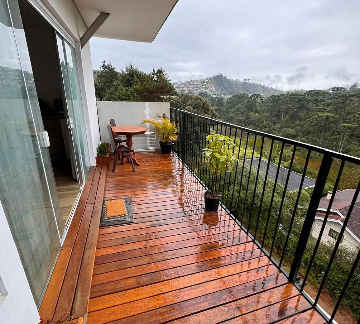 Casa Dos Neves Suite Master Campos do Jordao Homestay